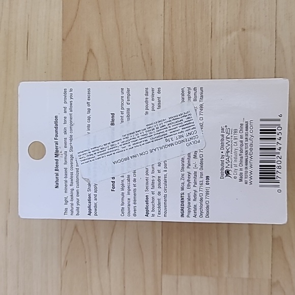 Wet n Wild Natural Blend Mineral Foundation With Brush C745 FAIR - Picture 2 of 3